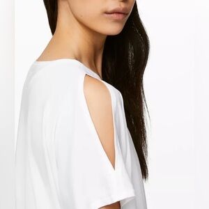 NWT Lululemon Renew the day SS